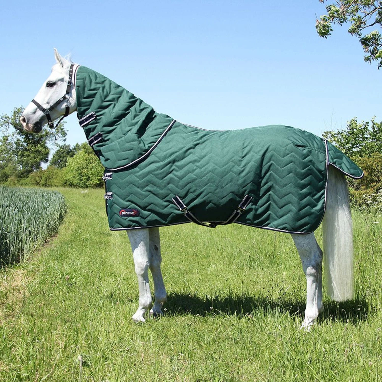DefenceX System 100 Stable Rug With Detachable Neck Cover 3 DefenceX System 100 Stable Rug With Detachable Neck Cover